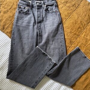 Levi’s Ribcage Straight Ankle Jeans